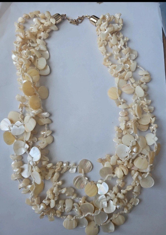 collier, Bijoux, Sacs & Beauté, Enlèvement, Comme neuf, Beige