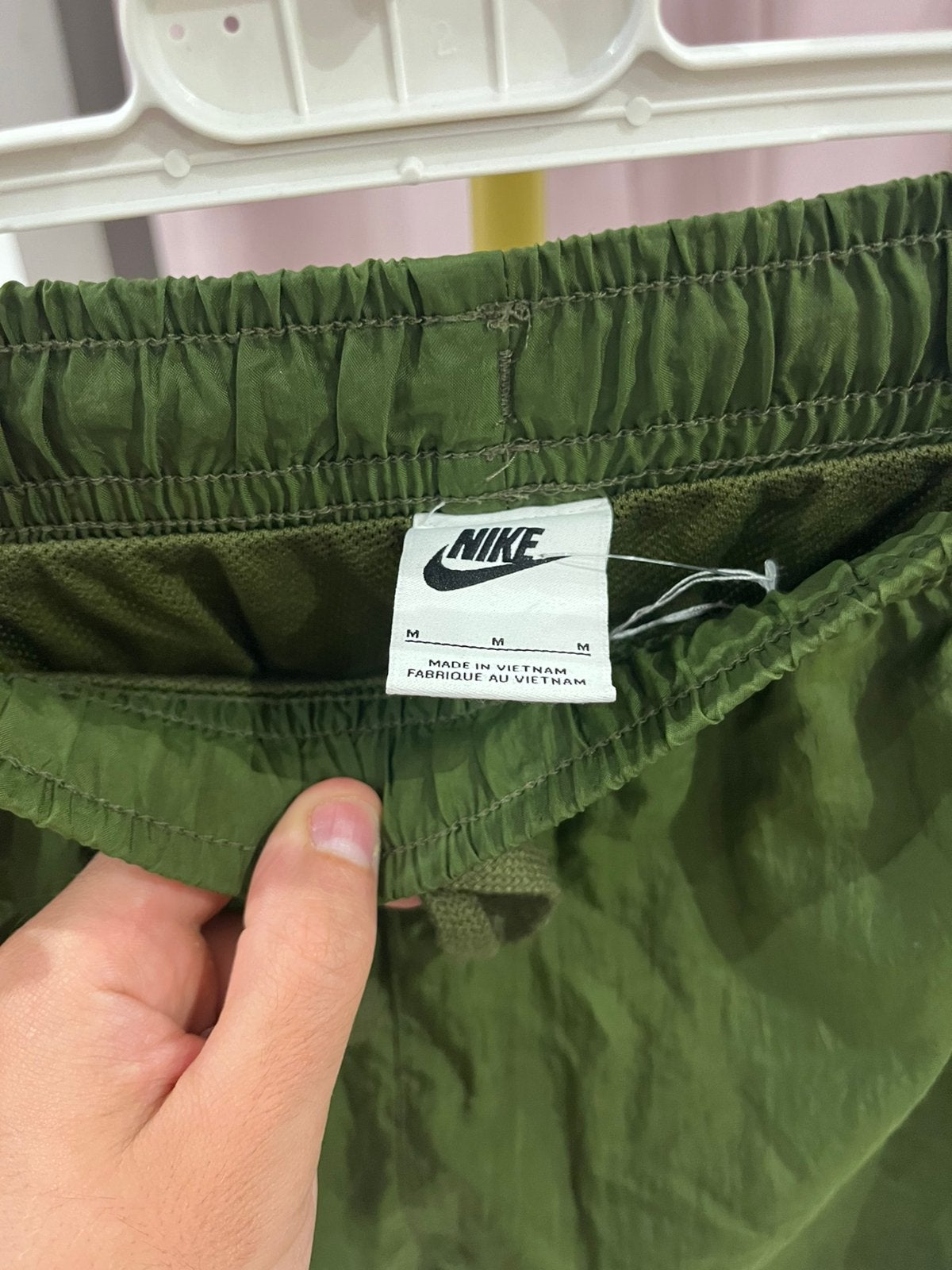 Pantalon Nike, Enlèvement ou Envoi, Comme neuf, Taille 48/50 (M), Vert
