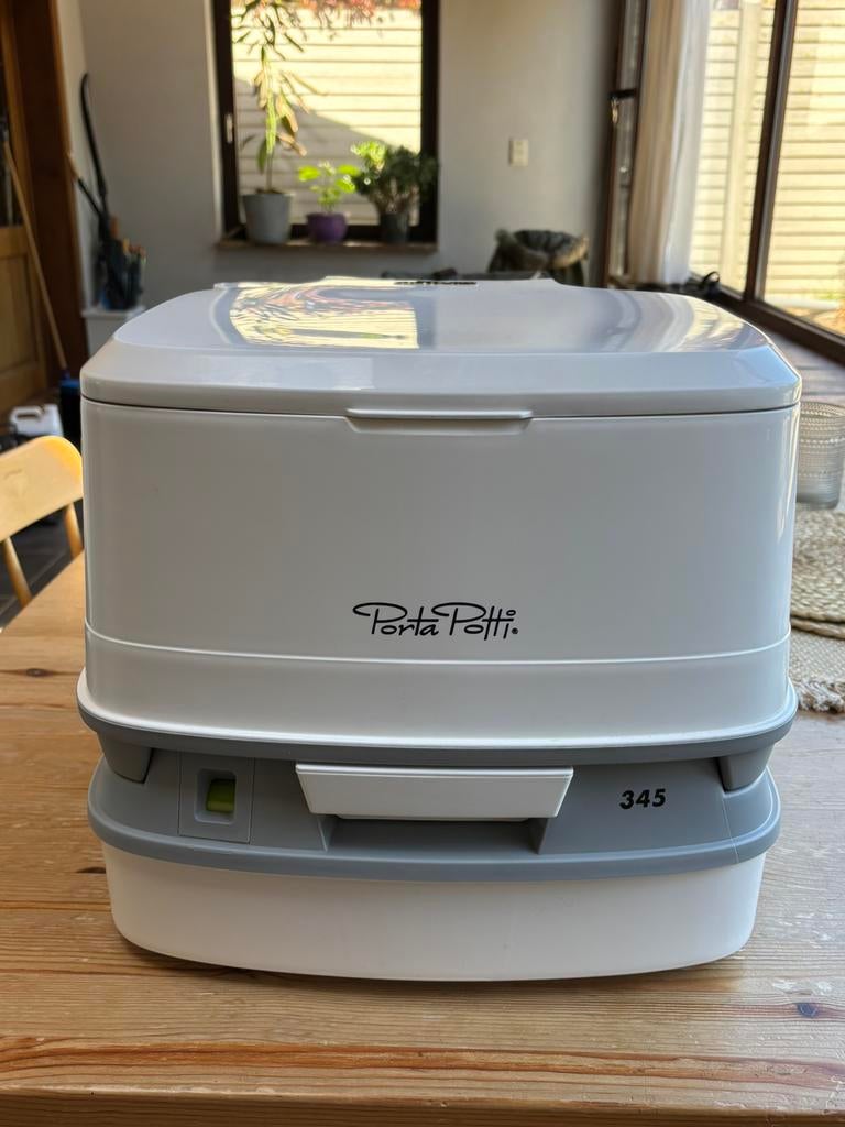 The Ford porta potti 345 12 L, Ophalen, Zo goed als nieuw