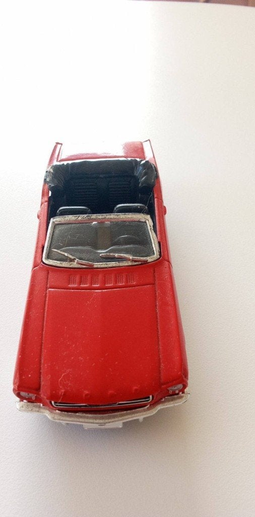 Ford Mustang Cabriolet 1964 1/18 (of 1/43) - Rood, Ophalen of Verzenden, Gebruikt, Auto, Solido
