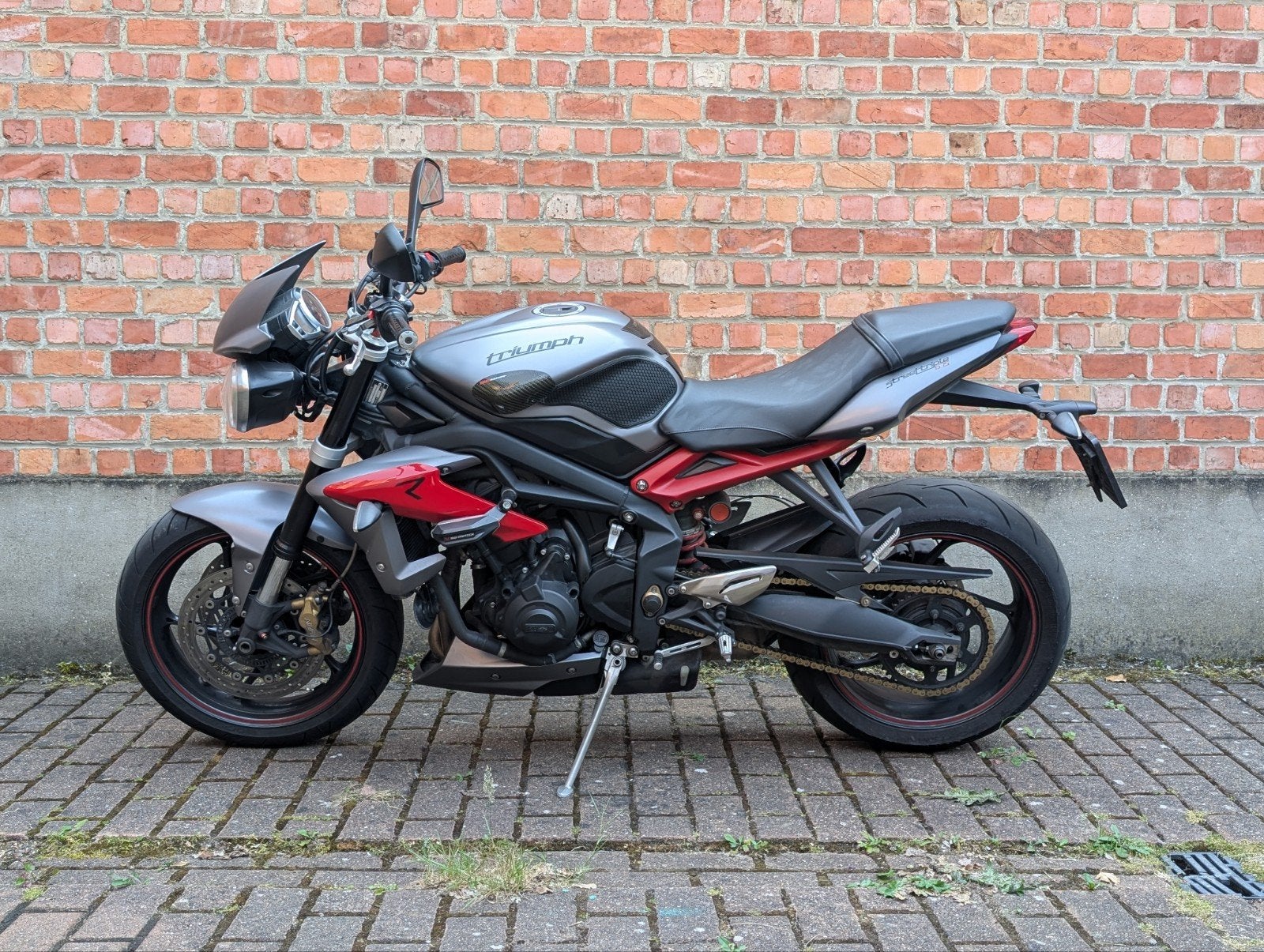 TRIUMPH STREET TRIPLE R 675 – 2014, Particulier, 3 cylindres