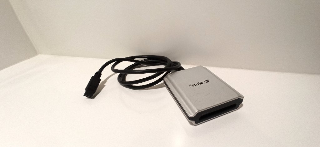 diverse Sandisk sdkaartjes + tas + reader (nieuwstaat), TV, Hi-fi & Vidéo, Photo | Cartes mémoire, Comme neuf, Autres types, 128 GB
