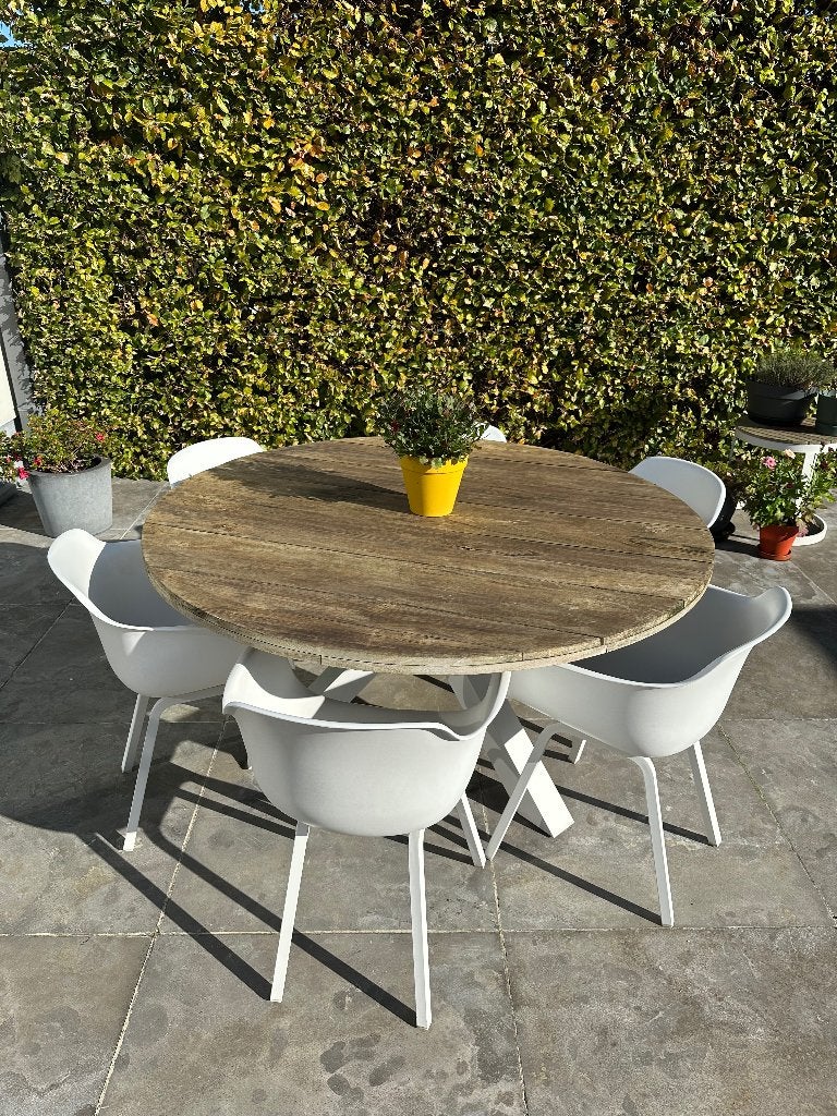 Tuinset: teak tafel / 6 witte kuipstoelen, Tuin en Terras, Ophalen, 6 zitplaatsen, Teakhout, Zo goed als nieuw