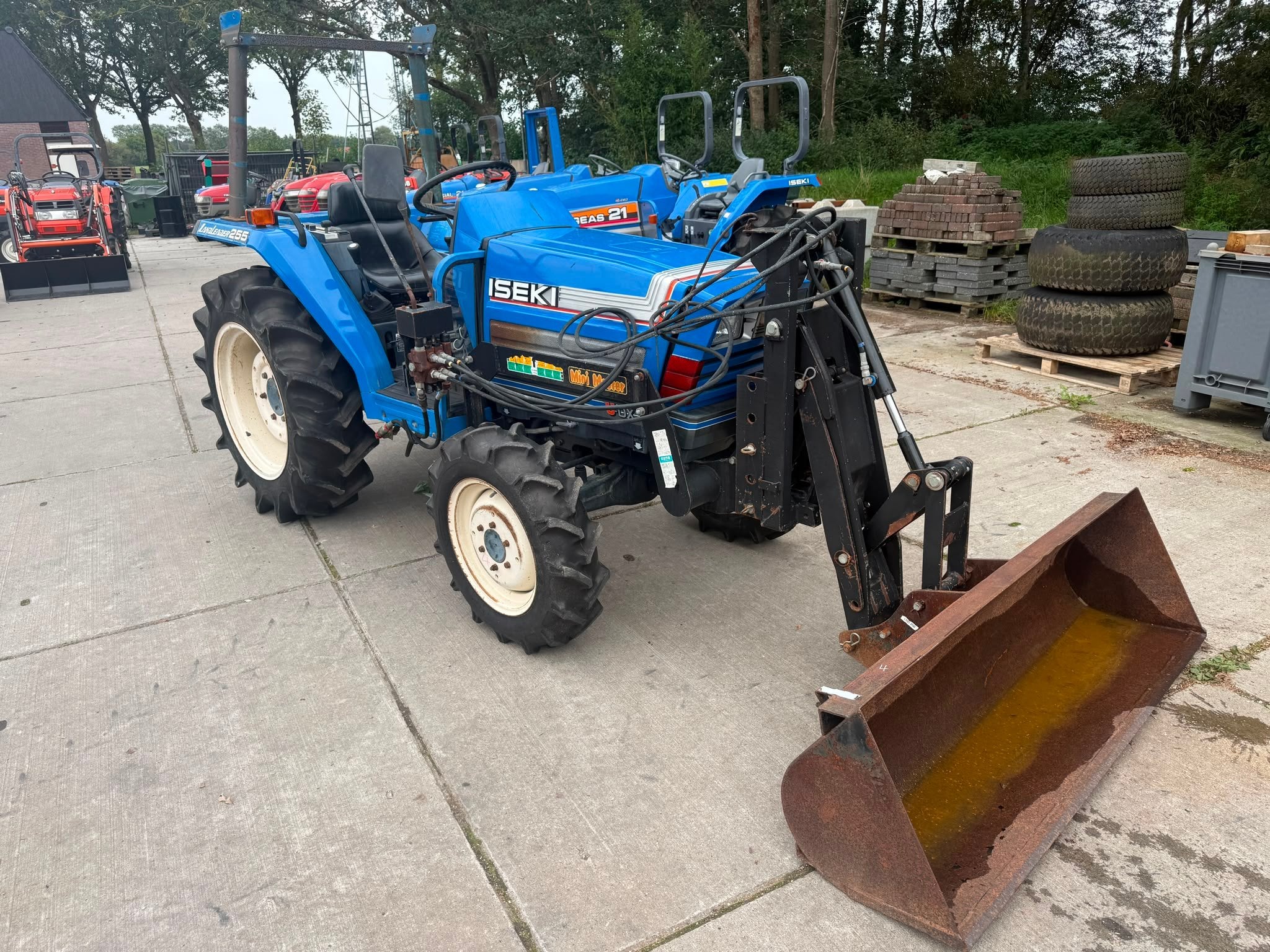 Iseki TA255 met voorlader, Articles professionnels, Autres types
