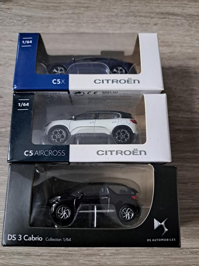 3 voitures miniature 1/64 DS cabrio et Citroën, Collections, Enlèvement ou Envoi