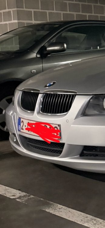 BMW 320i Touring 174 000 km, Argent ou Gris, 4 portes, Boîte manuelle, Noir