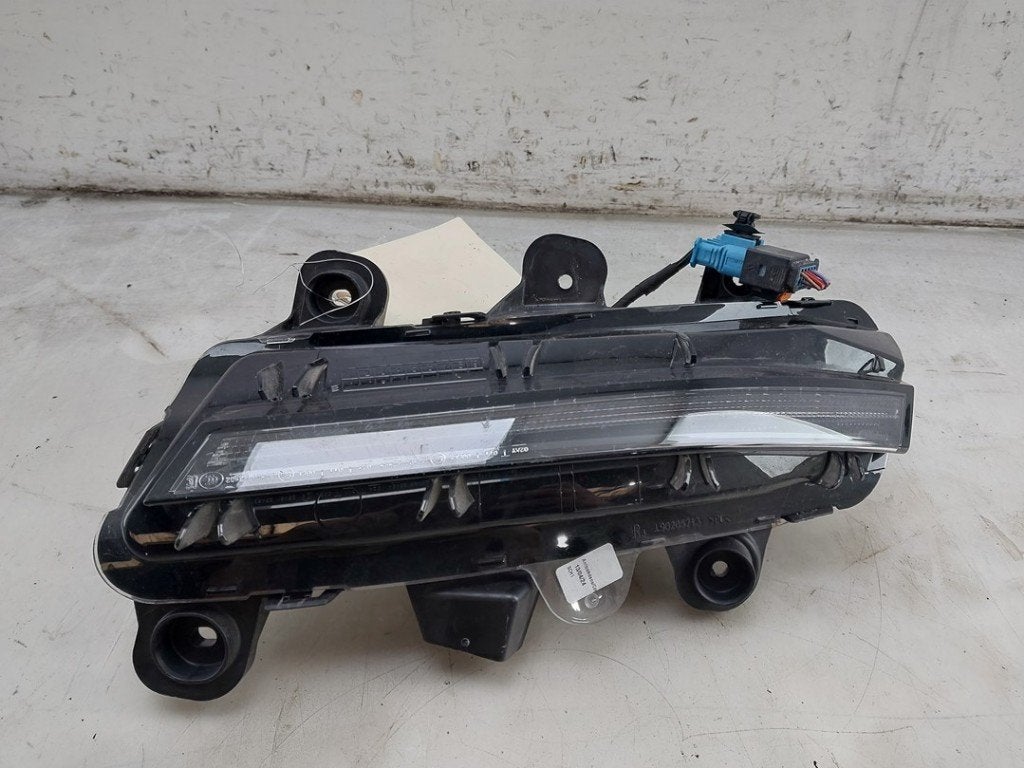 FEU DE JOUR DROIT Peugeot 5008 II (M4 / MC / MJ / MR), Valeo, Utilisé, 100, rue de Courcelles
75017  Paris, FR, Info@valeo.fr