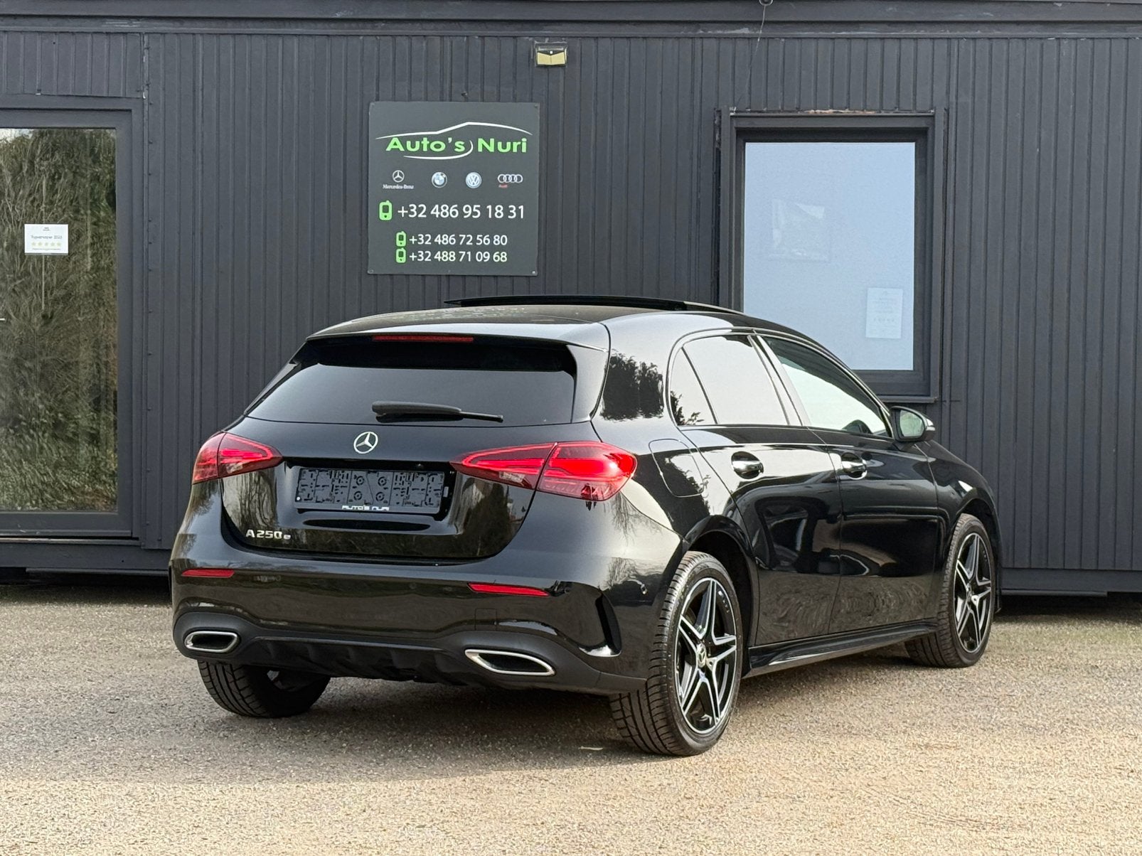 A250e new amg 2023 31.000km hybride amg pano, Auto's, Zwart, Bedrijf, Hybride Elektrisch/Benzine, Dealer onderhouden