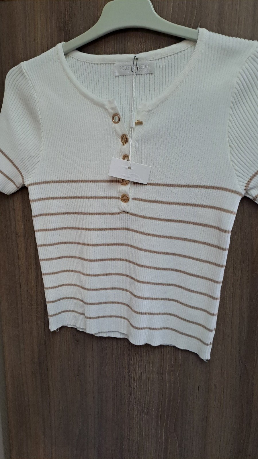 Haut boutonnés Neuf encore étiquette, Vêtements | Femmes, T-shirts, Enlèvement