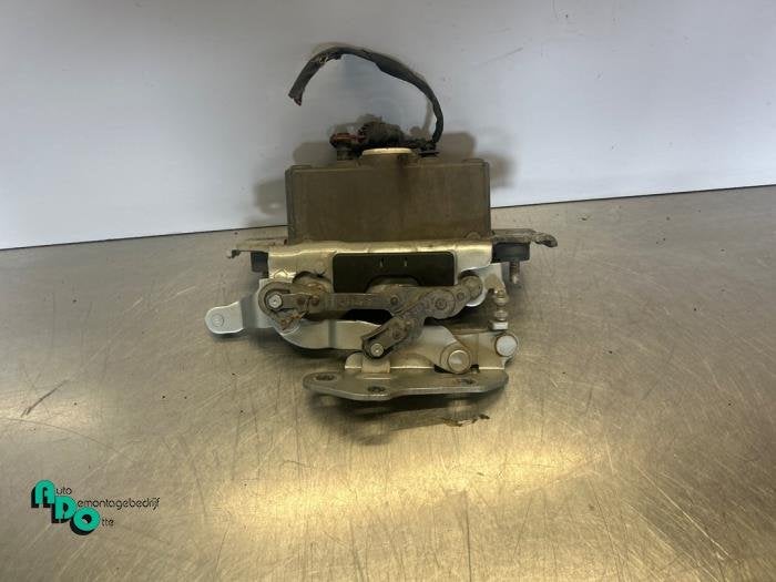 Système popup capot d'un Mercedes E-Klasse (E-Klasse 09-), 3 mois de garantie, Utilisé, -, -