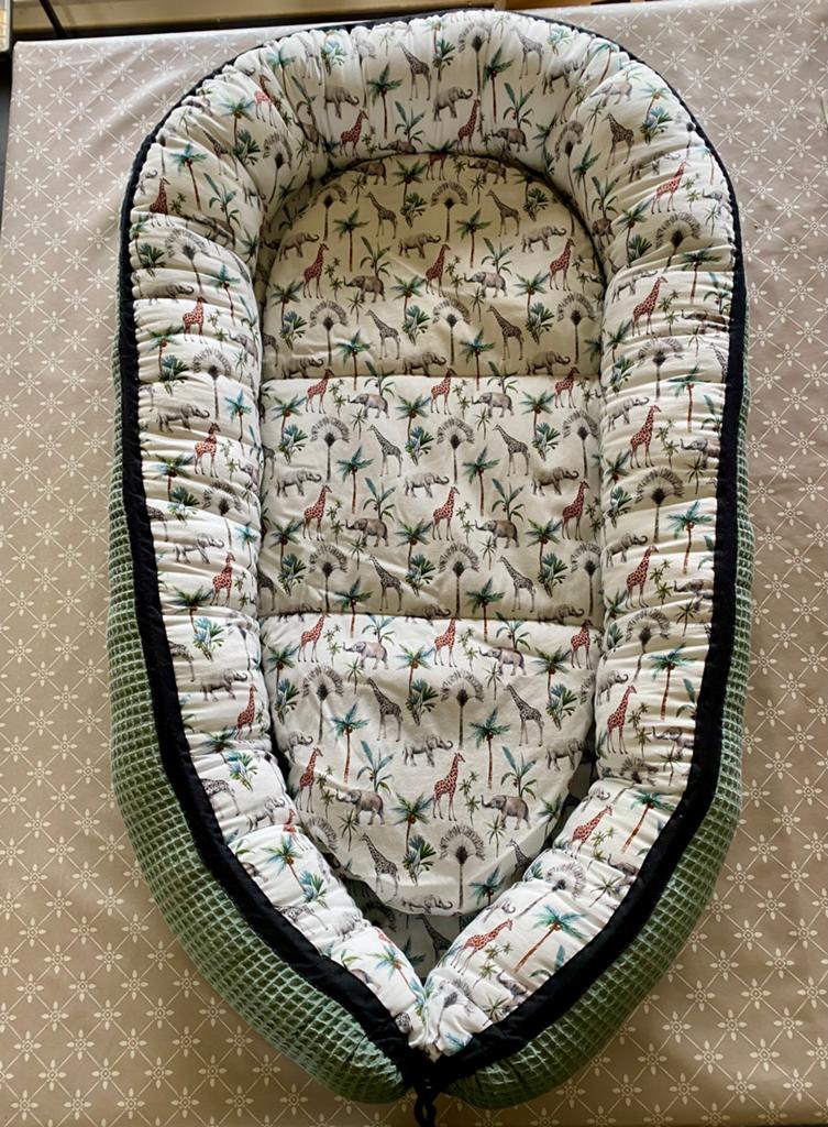 Handgemaakt babynestje, Kinderen en Baby's, Babymode-accessoires, Ophalen, Zo goed als nieuw
