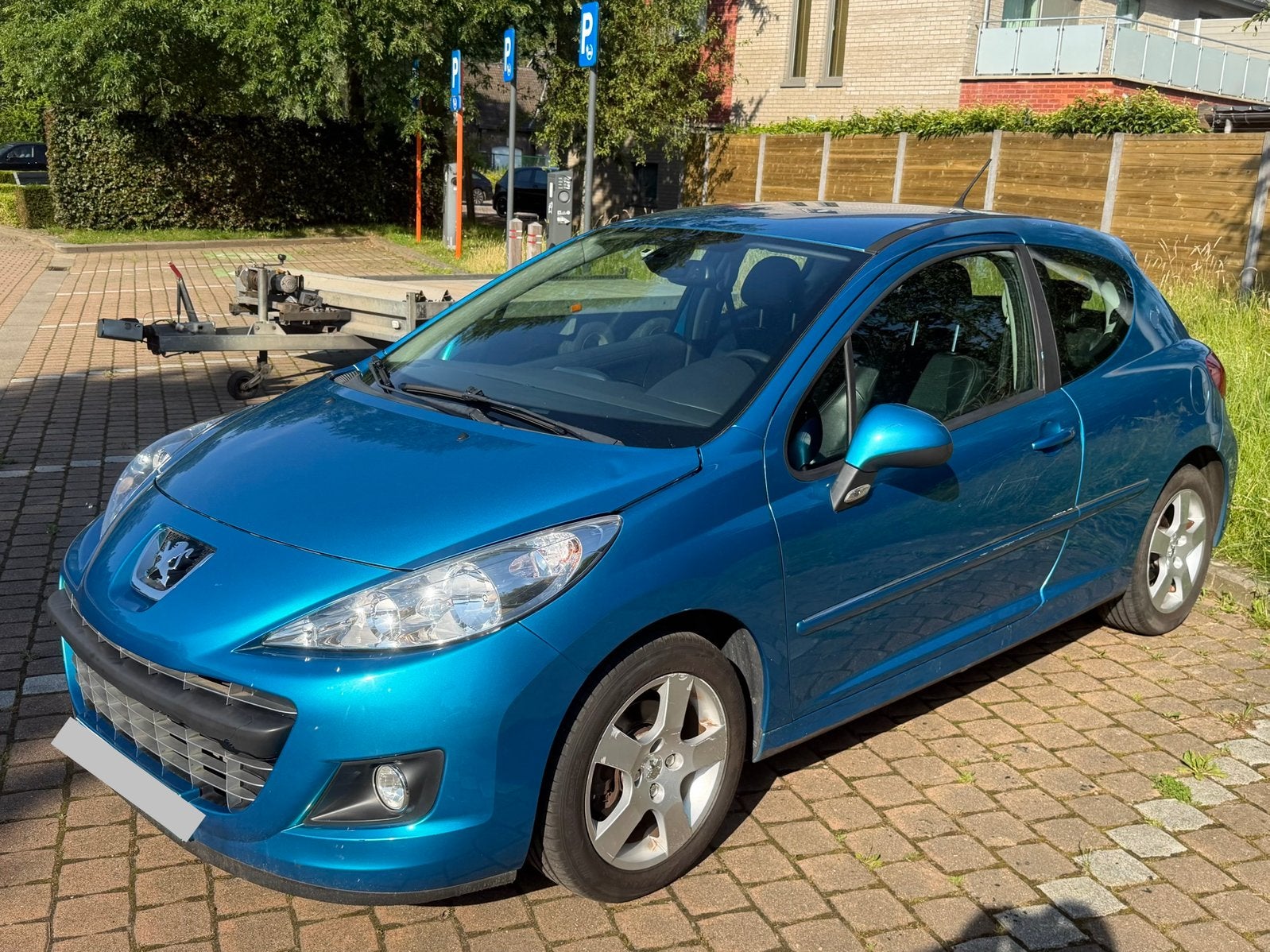Peugeot 207 Automatique A/C 1.6 essence 2011 160k km Control, Autos, Peugeot, Particulier, ABS, Airbags, Air conditionné, Alarme