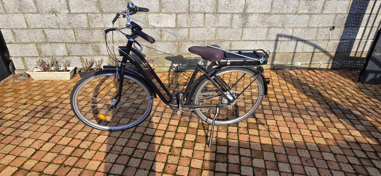 Vélo électrique femme proche du neuf, Vélos & Vélomoteurs, 47 à 51 cm, Comme neuf, 50 km par batterie ou plus, Autres marques