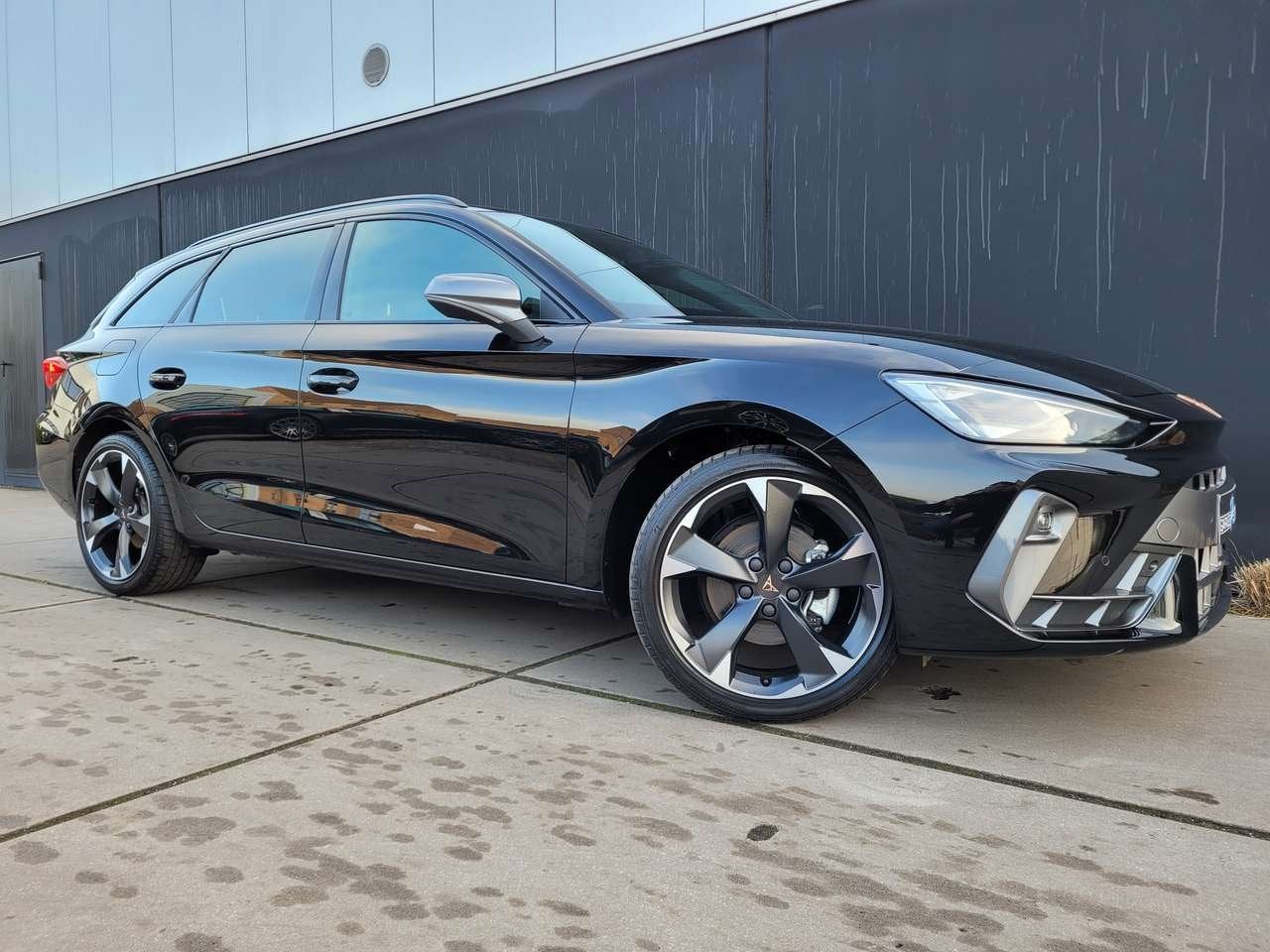 Cupra Leon ST 1.5 eTSI MHEV DSG *FACELIFT*KEYLESS*ACC*SPORT*, Autos, 0 kg, Achat, Noir, 5 portes