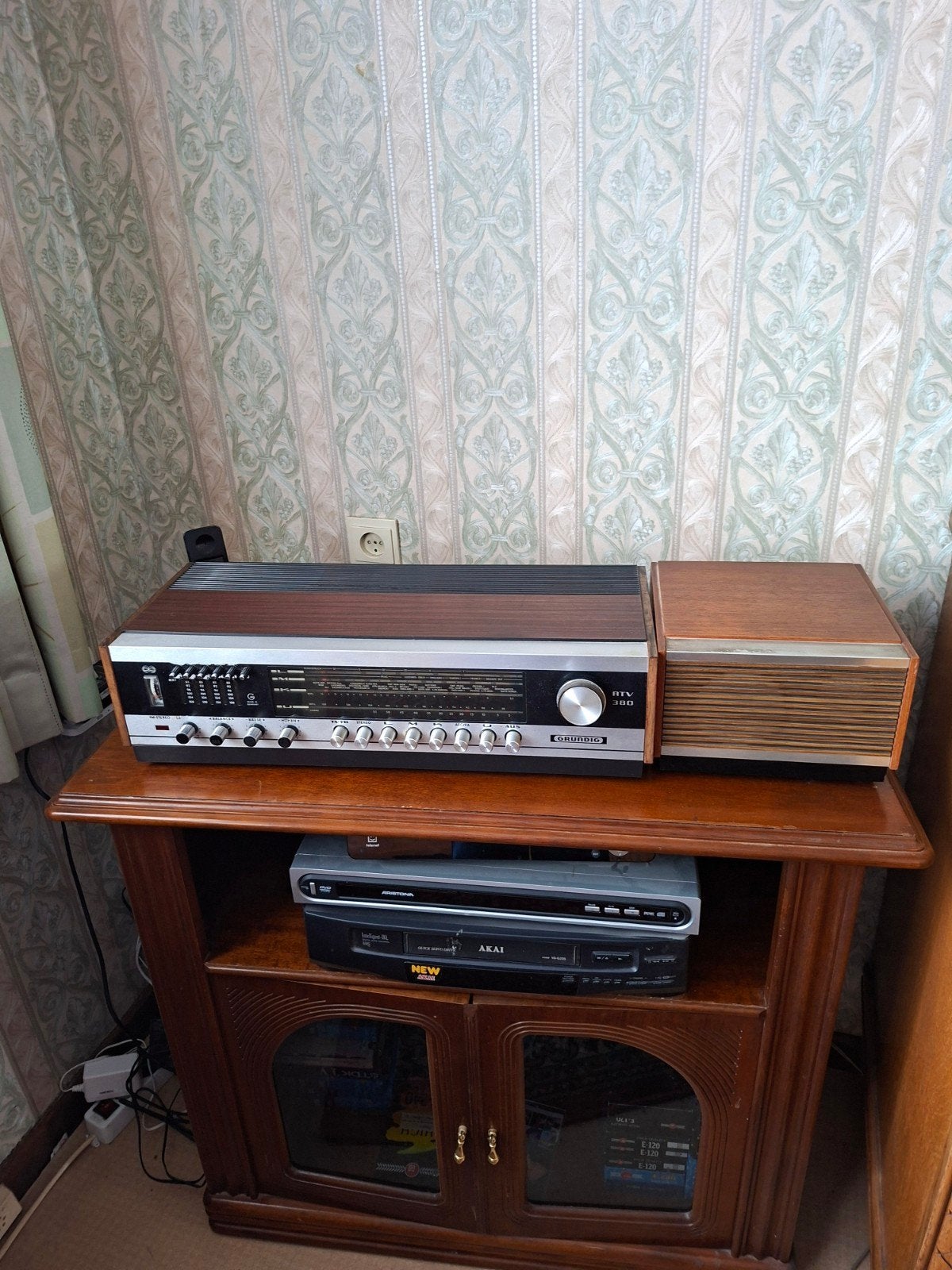 Tv meubel, Musique & Instruments, Orgues, Enlèvement