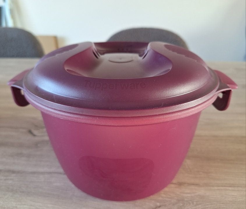 1 cuiseur à pâtes et 1 cuiseur à riz Tupperware, Maison & Meubles, Cuisine| Tupperware, Neuf, Autres types, Violet, Compatible micro-ondes