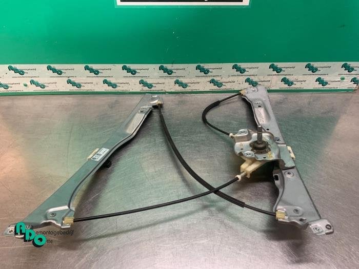 Mécanique vitre 4portes avant droite d'un Renault Clio (Cli, Renault, -, 3 mois de garantie, Utilisé