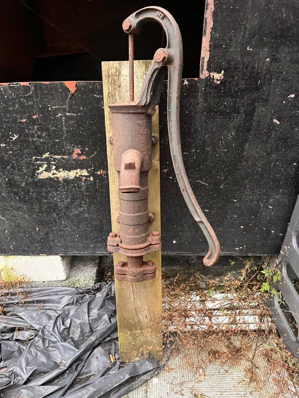 Oude gietijzeren waterpomp, Tuin en Terras, Waterpompen, Ophalen, Gebruikt, Handmatig
