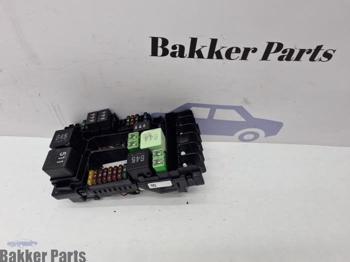 Boîte à fusibles d'un Volkswagen Golf, -, Volkswagen, -, 3 mois de garantie
