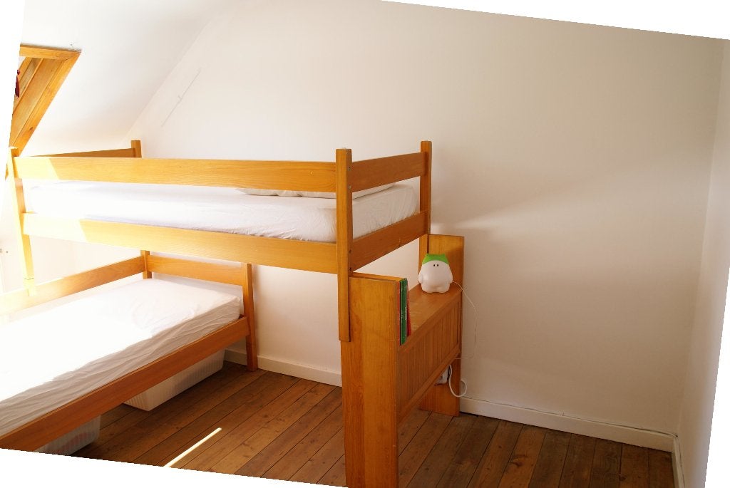 stapelbed in hoek van 90° met lattenbodems, Kinderen en Baby's, Kinderkamer | Stapelbedden en Hoogslapers, Ophalen, Gebruikt, Stapelbed