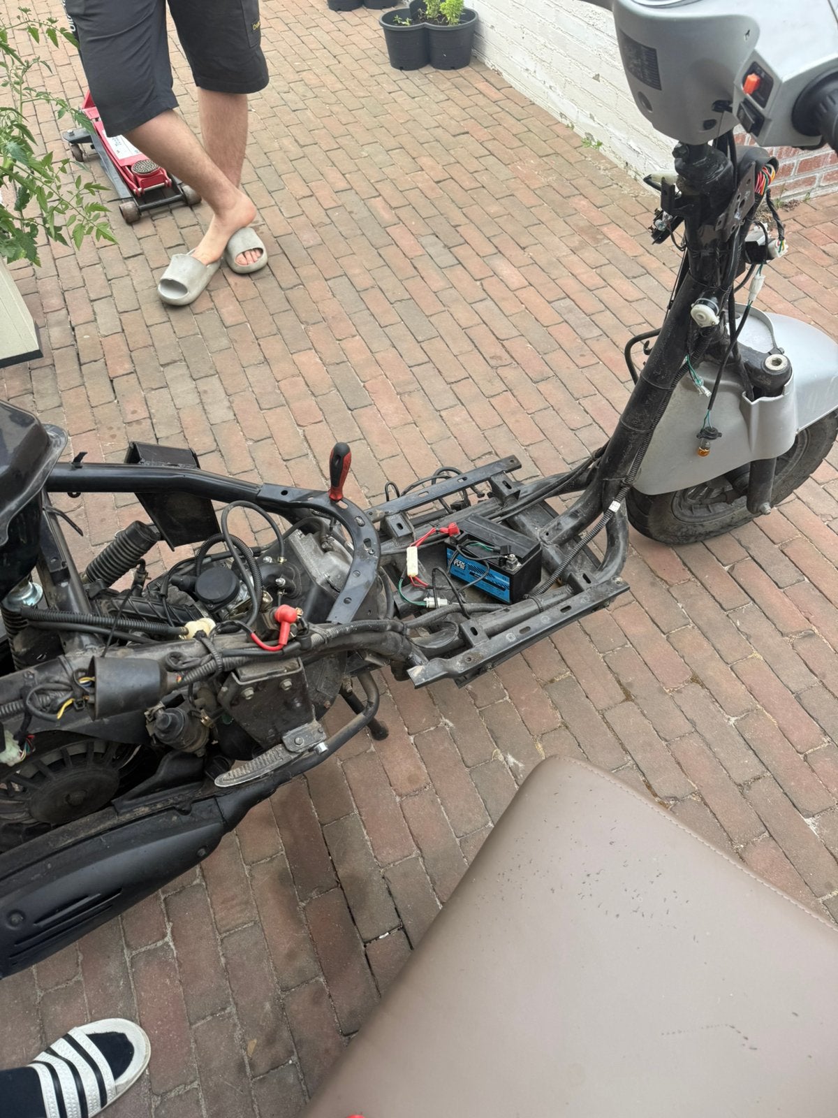 Gts scooter, Fietsen en Brommers, Ophalen, Zo goed als nieuw, Carburateur