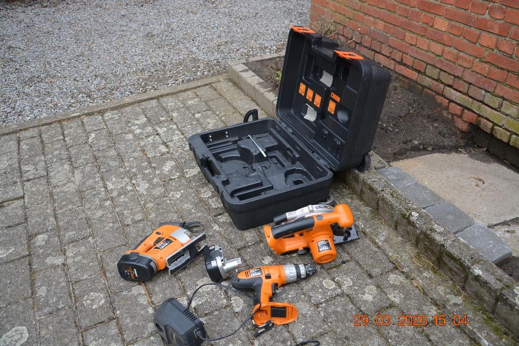 werktuigen, Doe-het-zelf en Bouw, Ophalen, Gevuld, Zo goed als nieuw