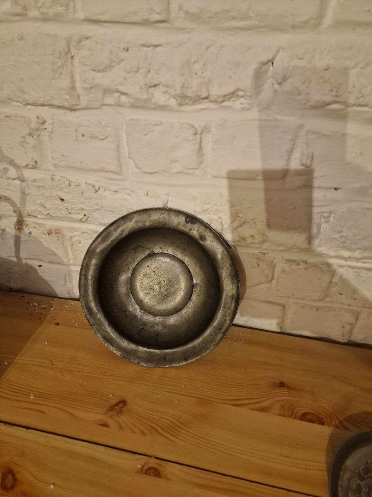 Ancienne  assiette en étain., Antiquités & Art, Antiquités | Étain