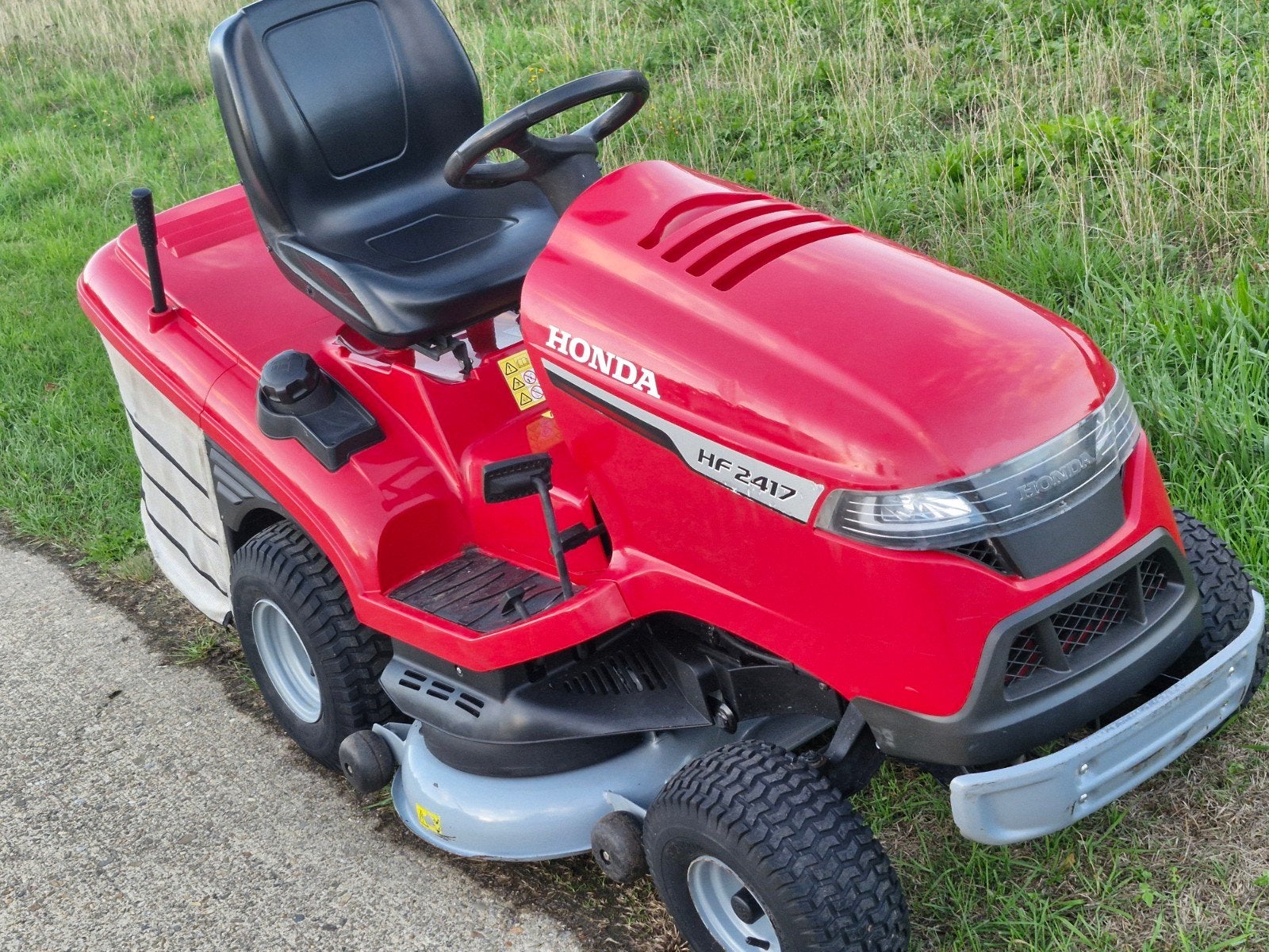 zitmaaier honda hf2417 hme nieuw model 2023, Jardin & Terrasse, Tondeuses autoportées, Honda, Comme neuf, Enlèvement, Démarrage électrique