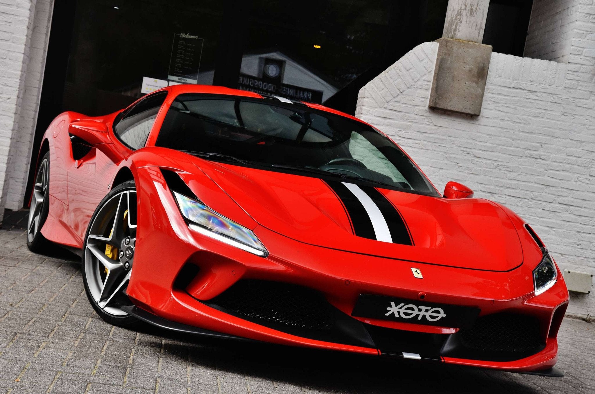 Ferrari F8 Tributo 3.9 V8 BiTurbo F1 (EU6c) * BELGIAN CAR /, Auto's, Automaat, Gebruikt, 292 g/km, 721 pk