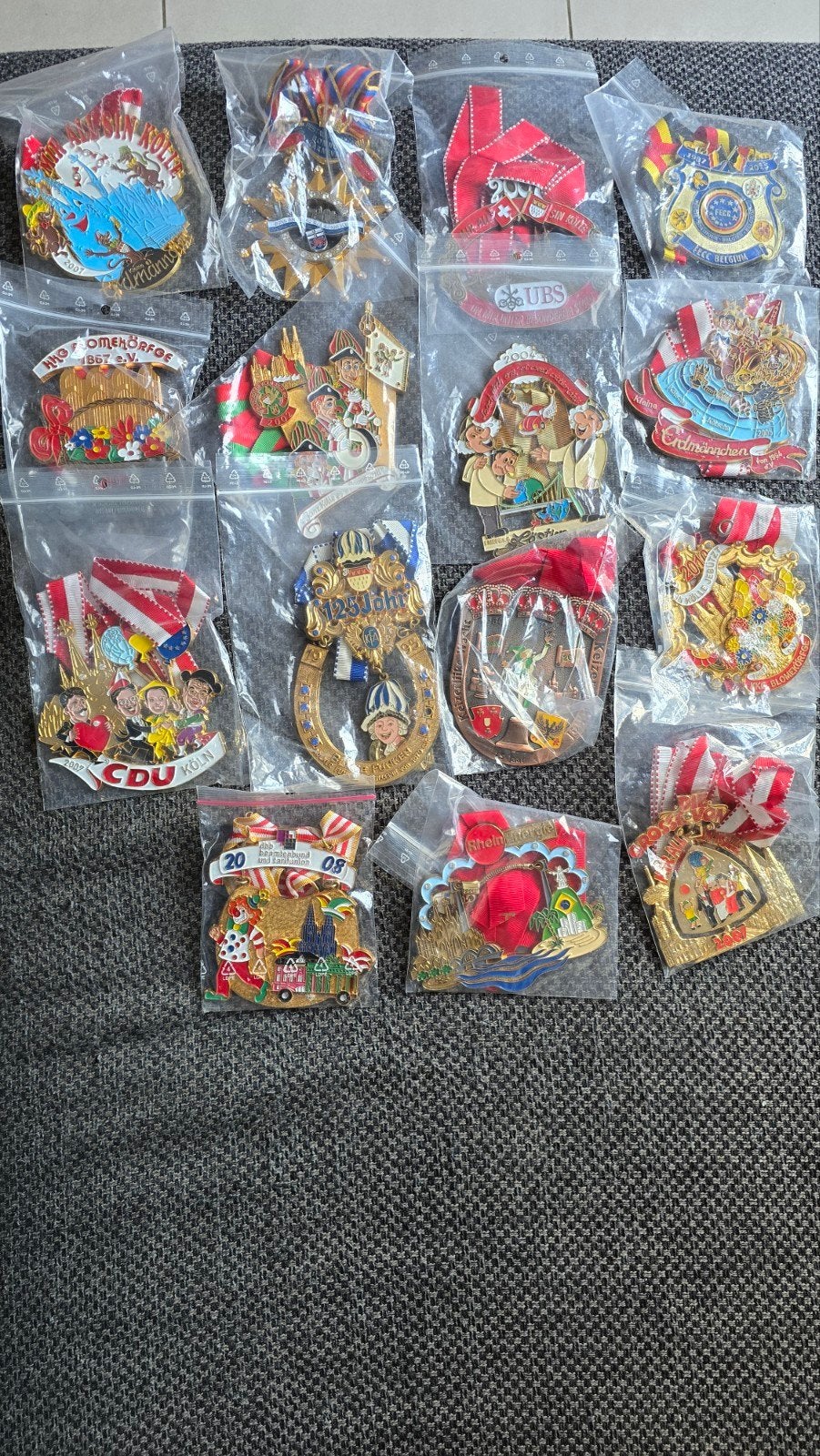 Lot médailles carnaval, Ophalen, Overige materialen