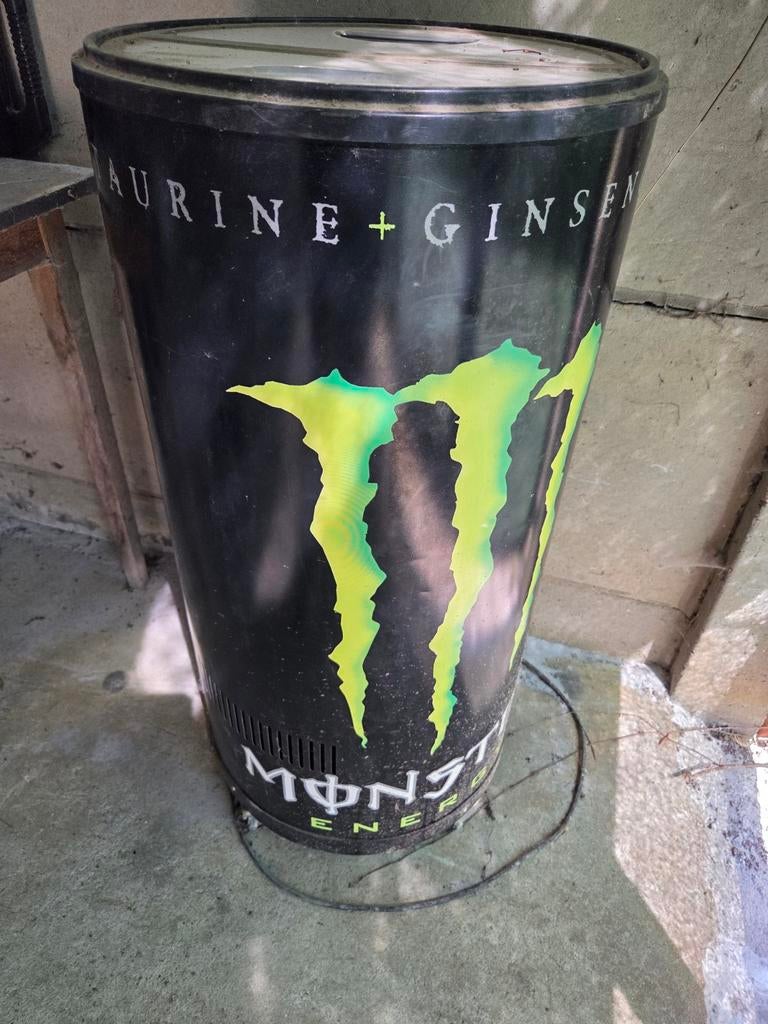 Monster energy frigo, Enlèvement