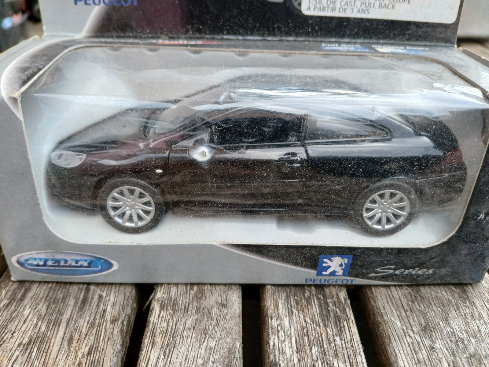 Peugeot 407 coupe, Ophalen