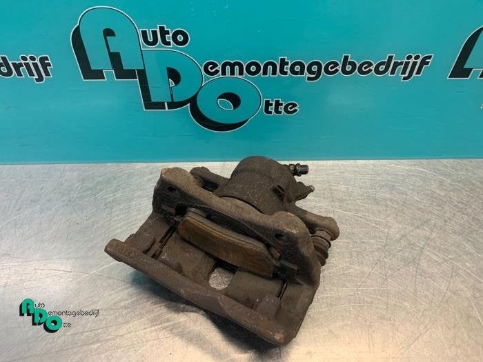 Remklauw (Tang) rechts-voor van een Nissan Micra (Micra 03-), Gebruikt, -, -, Ophalen of Verzenden