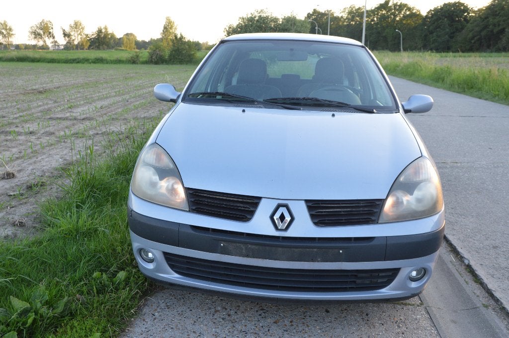 renault clio gekeurd 1750 euro, Auto's, Renault, Particulier, Zilver of Grijs, Clio, Te koop