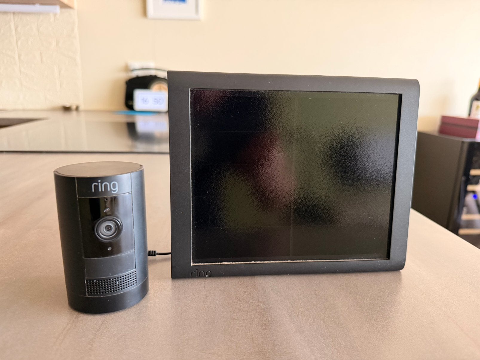 Ring Outdoor Cam Plus Battery + Ring Solar Panel, TV, Hi-fi & Vidéo, Caméras de surveillance, Enlèvement, Comme neuf, Caméra extérieure