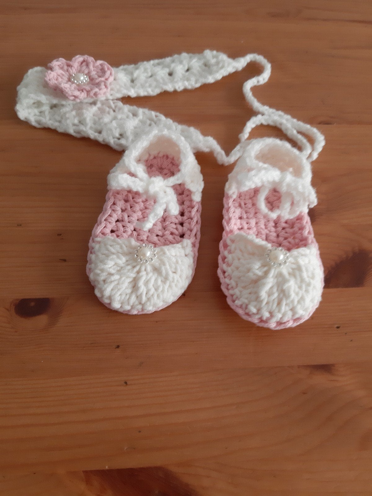 chaussons et bandeau  au crochet pour bébé, Kinderen en Baby's, Babykleding | Mutsen, Sjaals en Wanten, Sans marque, Nieuw, Maat 68