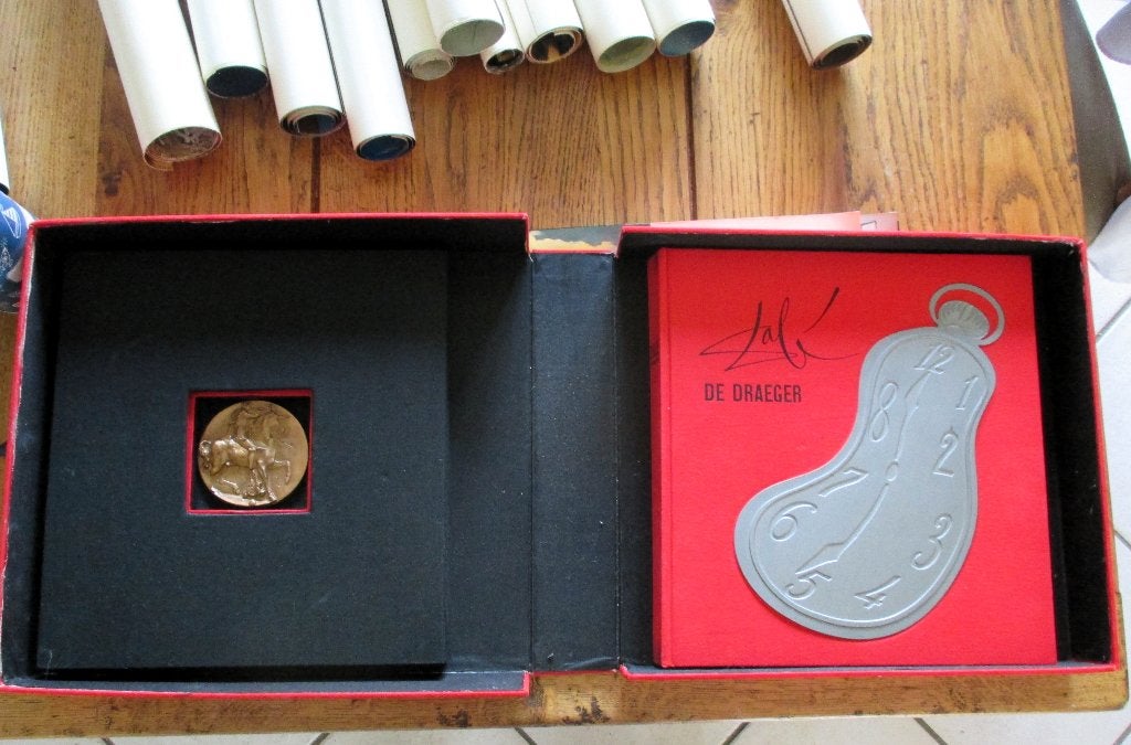 Zeldzame luxe editie van Dalí – de Draeger (1968) + medaille, Peinture et dessin, Enlèvement ou Envoi, De draeger, Comme neuf