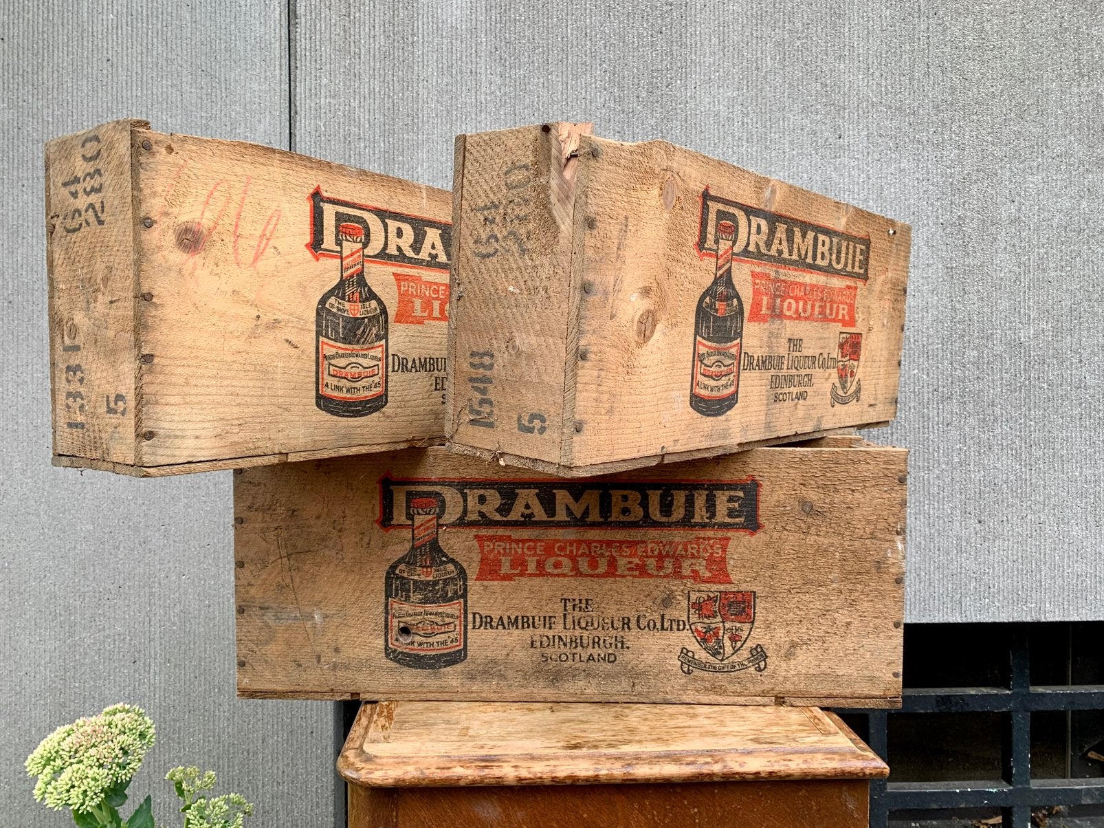 Drambuie-kisten, Ophalen