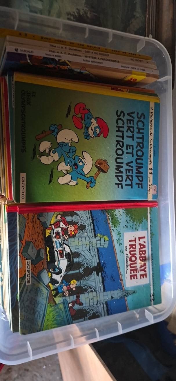 LOT UNIQUE BD VINTAGE D'ÉPOQUE : Trésor Tintin (Dos Rouges),, Livres, Plusieurs BD, Enlèvement ou Envoi, Utilisé, Peyo / Hergé / Goscinny.