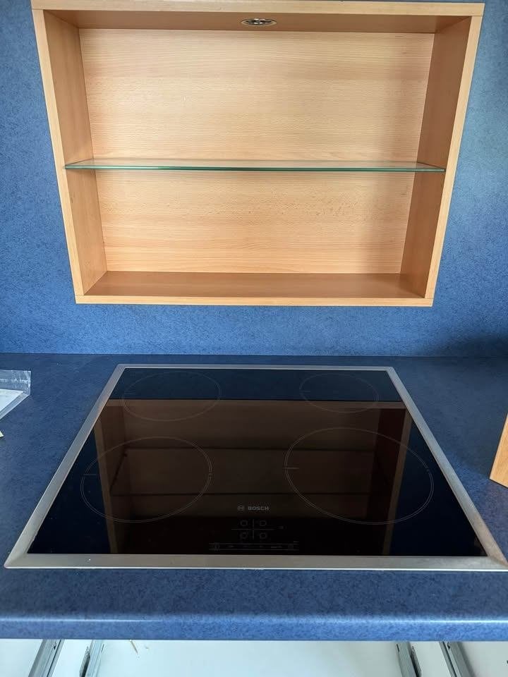 Cuisinière à induction Bosch, 4 zones de cuisson, Encastré, Enlèvement, Utilisé