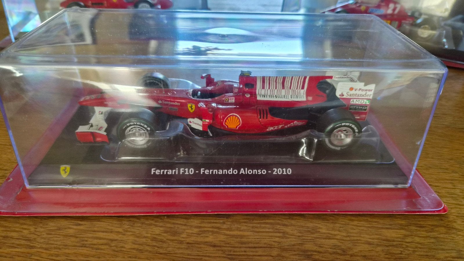Ferrari F10 en 1/24 - Fernando Alonso - 2010, Hobby & Loisirs créatifs, Voitures miniatures | 1:24