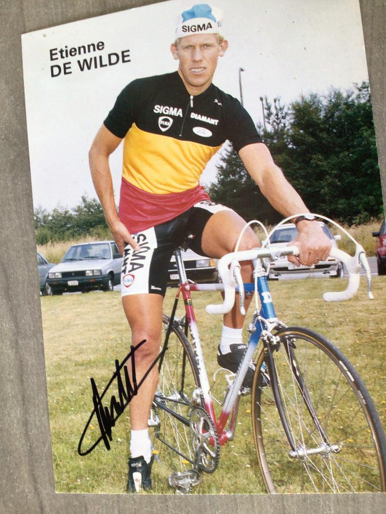 Wielerkaart 1988 team sigma diamant  etienne de wilde signe, Envoi