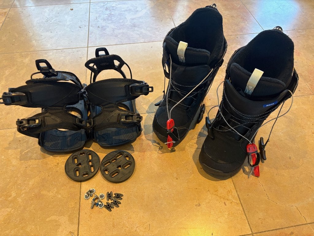Boots + Bindings: BURTON Moto Black 41 NIDECKER Flow Nexus M, Ophalen, Zo goed als nieuw, Overige typen