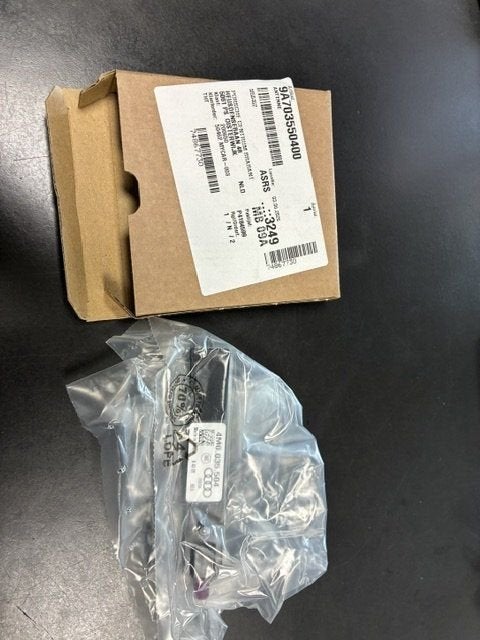Antenne versterker Porsche Cayenne III   ( 9A703550400), Neuf, -, -, -