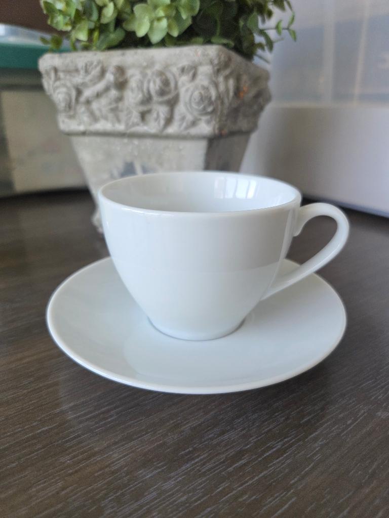 Koffietassen met onderzet bordjes, Huis en Inrichting, Keuken | Servies, Ophalen, Zo goed als nieuw, Effen, Kop(pen) en/of Schotel(s)