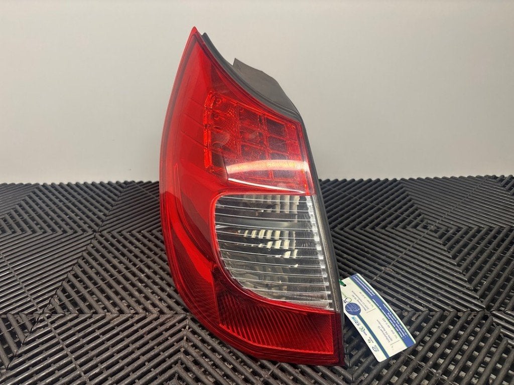 FEU ARRIÈRE GAUCHE Renault Scénic II (JM), Renault, Utilisé, Rixbecker Straße 75
59552  Lippstadt, DE, Info@forvia.com