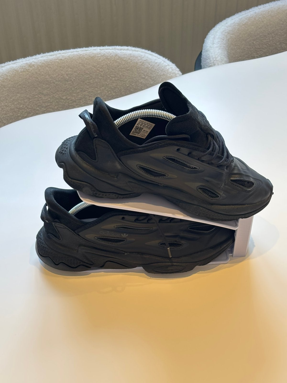Adidas Ozweego Celox Triple zwarte sneakers, Kleding | Heren, Ophalen, Zwart, Zo goed als nieuw, Sneakers