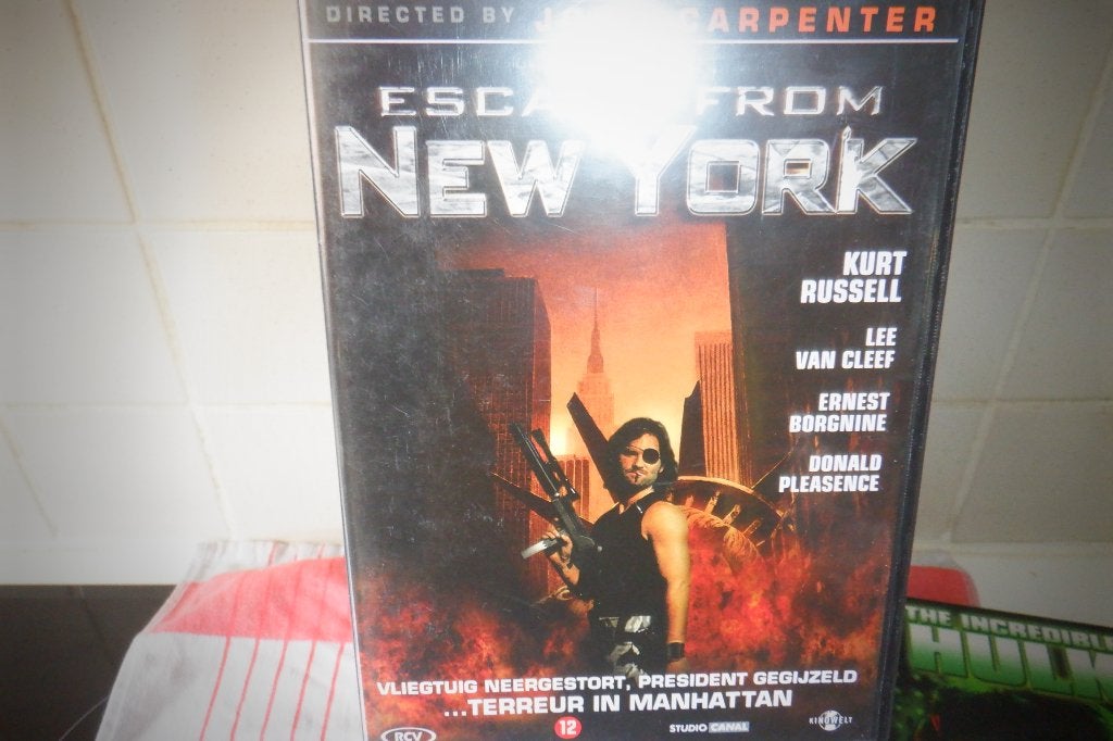 DVD Escape From New York(Directed By John Carpenter), CD & DVD, DVD | Action, Comme neuf, Action, À partir de 12 ans, Envoi