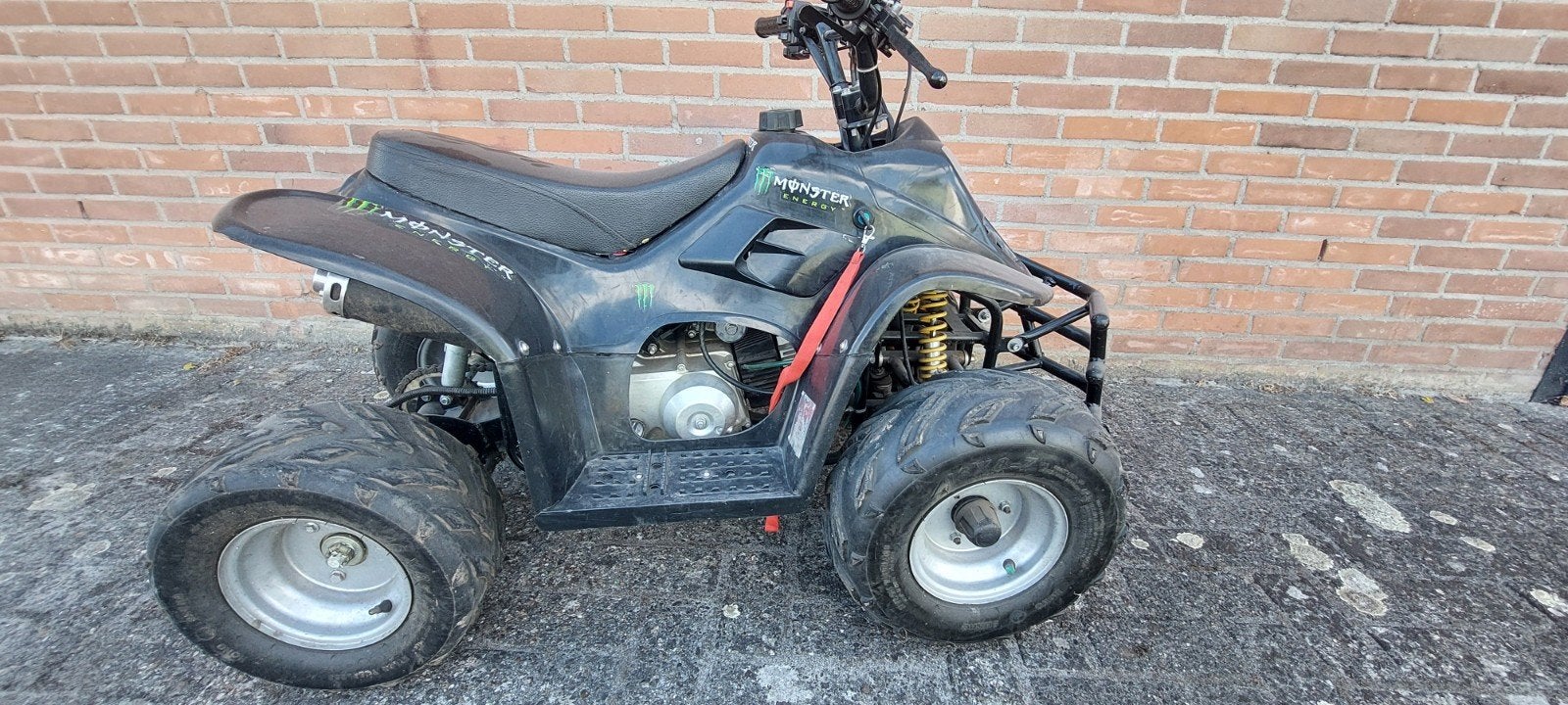 Quad 110 cc, Motoren, 11 kW of minder, 110 cc, 1 cilinder