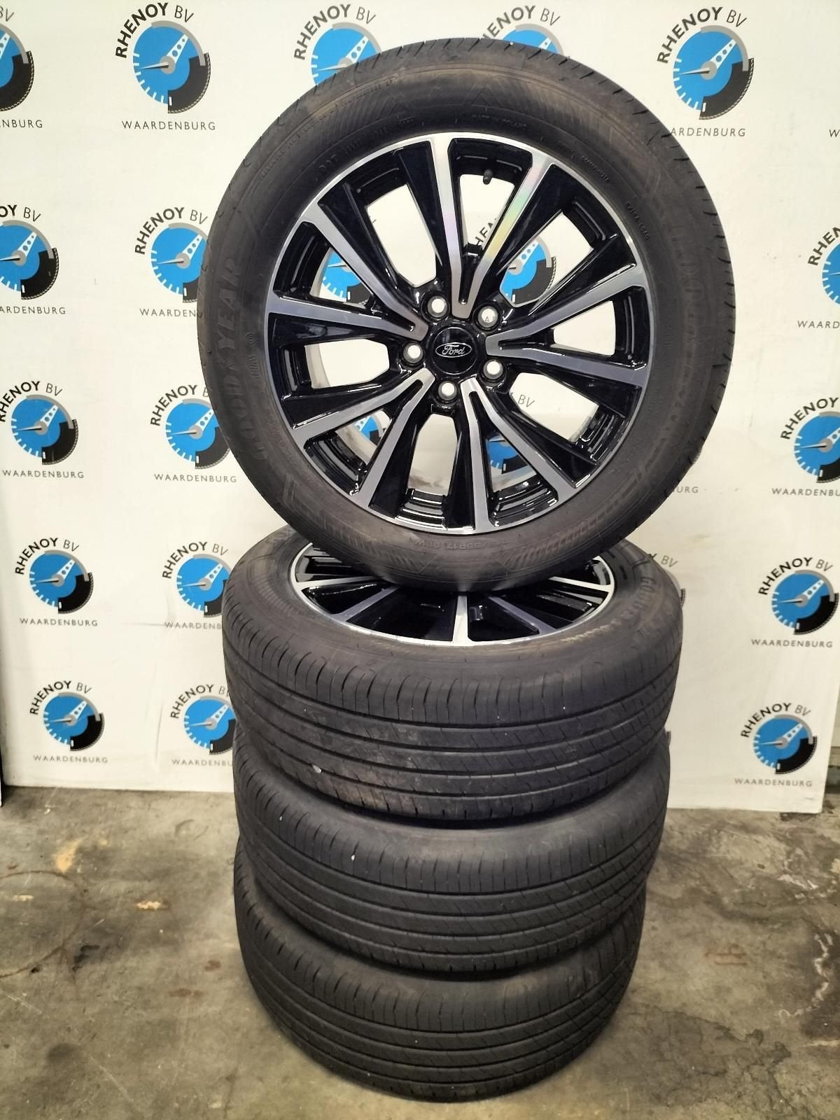 Ford Puma 2024 Zomerset Goodyear 215/55 17, Pneus et Jantes, 215 mm, Véhicule de tourisme, Pneus été